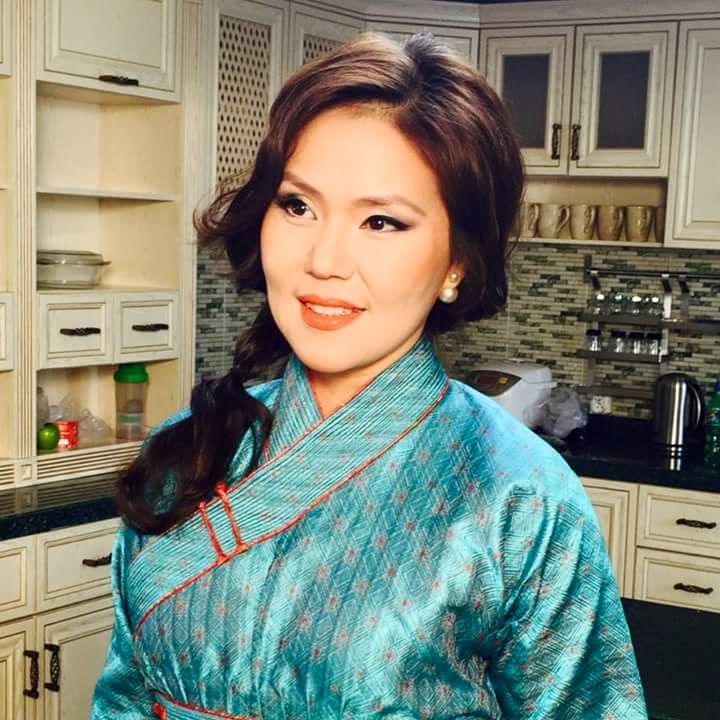 Жүжигчин Цэнд-Аюушын баярын өдөр тохиож байна